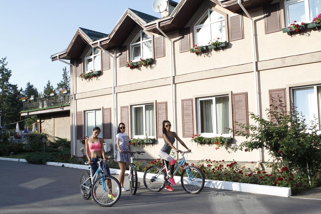 Seasons Spa Boutique Hotel Kozyn Exterior photo
