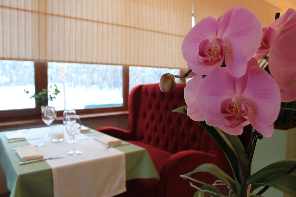 Seasons Spa Boutique Hotel Kozyn Exterior photo